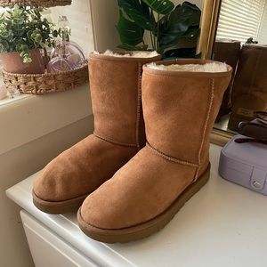 UGG CLASSIC SHORT